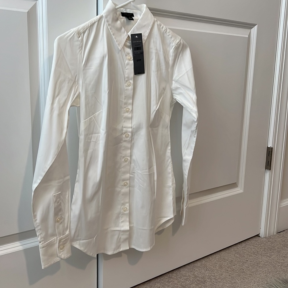 White - Picture 3 of 4